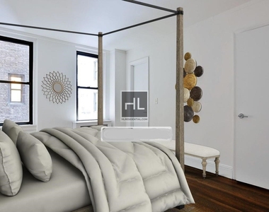 East 46 Street - Photo Thumbnail 4