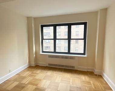 East 56 Street - Photo Thumbnail 1