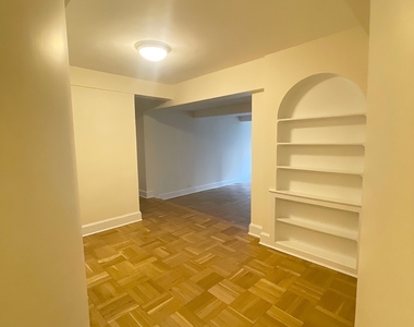 East 56 Street - Photo Thumbnail 12