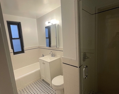 East 56 Street - Photo Thumbnail 23
