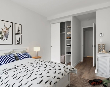 East 51st Street - Photo Thumbnail 6