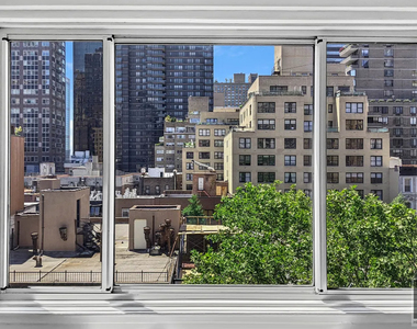 East 51st Street - Photo Thumbnail 8