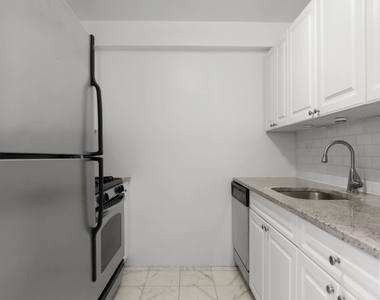 East 51st Street - Photo Thumbnail 1
