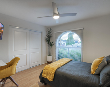 15601 N 51st Place - Photo Thumbnail 32