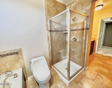 15601 N 51st Place - Photo Thumbnail 29