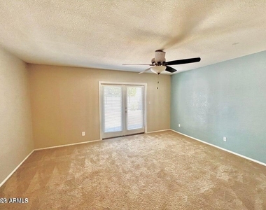 15601 N 51st Place - Photo Thumbnail 25