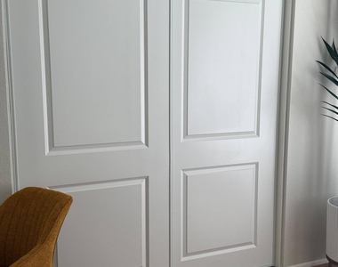 15601 N 51st Place - Photo Thumbnail 3