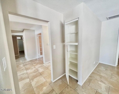 15601 N 51st Place - Photo Thumbnail 23