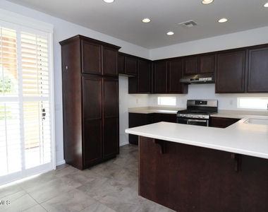 9134 S Roberts Road - Photo Thumbnail 2
