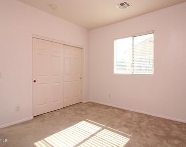 9134 S Roberts Road - Photo Thumbnail 11