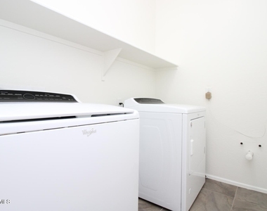9134 S Roberts Road - Photo Thumbnail 14