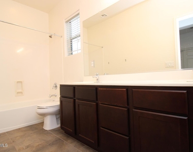 9134 S Roberts Road - Photo Thumbnail 13