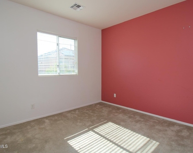 9134 S Roberts Road - Photo Thumbnail 16