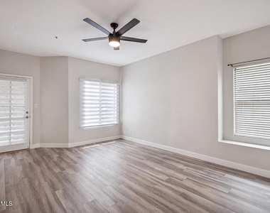 9600 N 96 Th Street - Photo Thumbnail 12