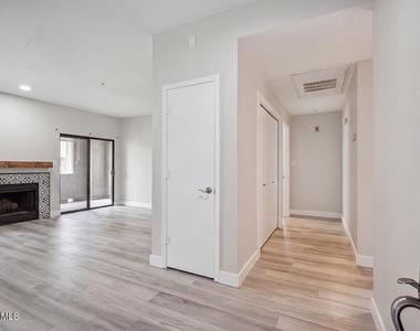 9600 N 96 Th Street - Photo Thumbnail 9