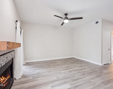 9600 N 96 Th Street - Photo Thumbnail 8