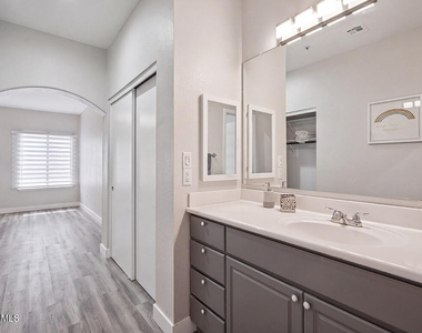 9600 N 96 Th Street - Photo Thumbnail 14