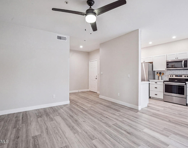 9600 N 96 Th Street - Photo Thumbnail 5