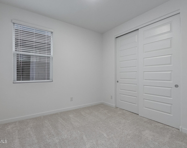 3063 E Hayfield Way - Photo Thumbnail 14