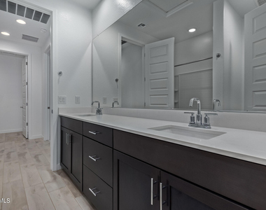 3063 E Hayfield Way - Photo Thumbnail 17