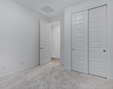 3063 E Hayfield Way - Photo Thumbnail 8