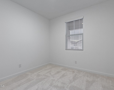 3063 E Hayfield Way - Photo Thumbnail 18