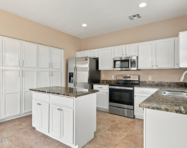9434 W Ross Avenue - Photo Thumbnail 8