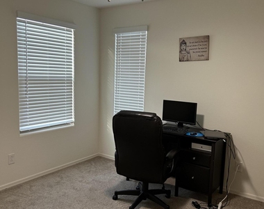 8841 W Fleetwood Lane - Photo Thumbnail 12