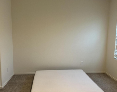 8841 W Fleetwood Lane - Photo Thumbnail 13