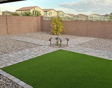 8841 W Fleetwood Lane - Photo Thumbnail 6