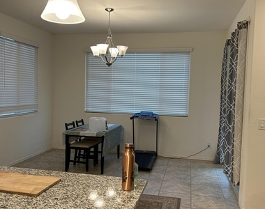 8841 W Fleetwood Lane - Photo Thumbnail 4