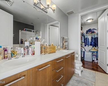 1 E Lexington Avenue - Photo Thumbnail 20
