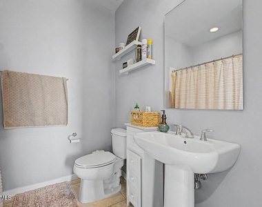1 E Lexington Avenue - Photo Thumbnail 27