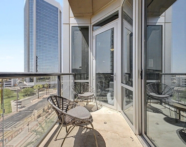 1 E Lexington Avenue - Photo Thumbnail 31
