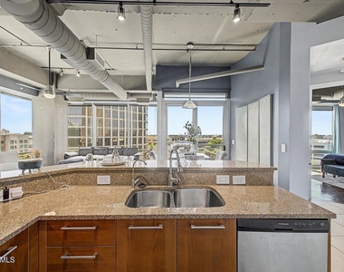 1 E Lexington Avenue - Photo Thumbnail 13