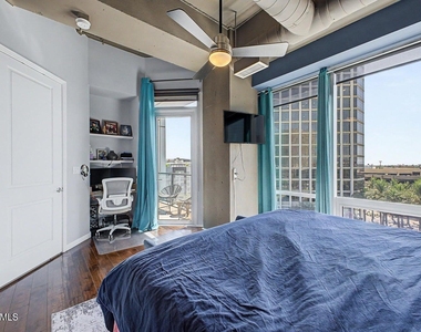 1 E Lexington Avenue - Photo Thumbnail 18