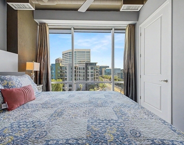 1 E Lexington Avenue - Photo Thumbnail 26