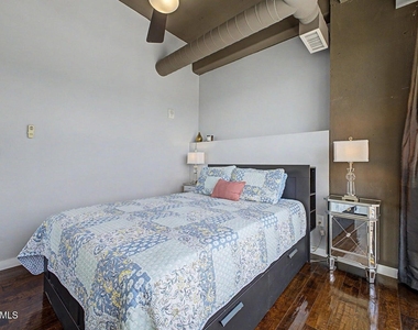 1 E Lexington Avenue - Photo Thumbnail 25
