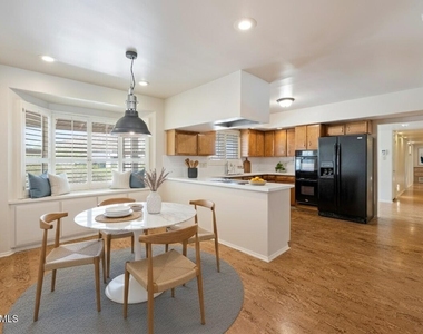 5019 E Rovey Avenue - Photo Thumbnail 14