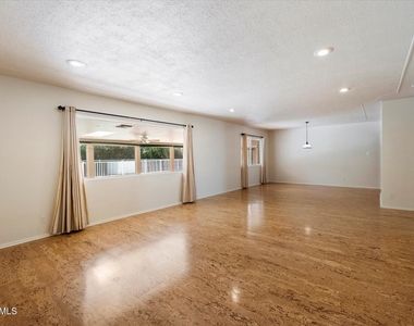 5019 E Rovey Avenue - Photo Thumbnail 24