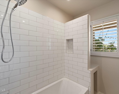 5019 E Rovey Avenue - Photo Thumbnail 9