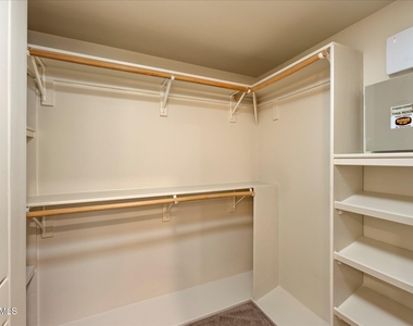 5019 E Rovey Avenue - Photo Thumbnail 7