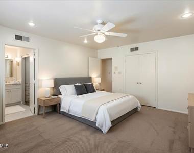 5019 E Rovey Avenue - Photo Thumbnail 2