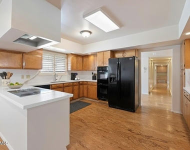 5019 E Rovey Avenue - Photo Thumbnail 16