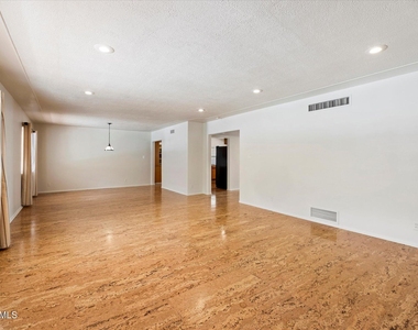 5019 E Rovey Avenue - Photo Thumbnail 26