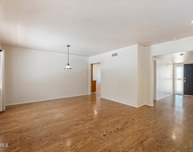 5019 E Rovey Avenue - Photo Thumbnail 20