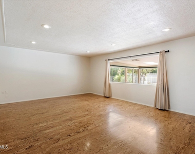 5019 E Rovey Avenue - Photo Thumbnail 22