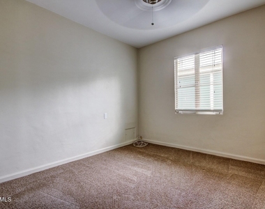7023 N 11th Place - Photo Thumbnail 16