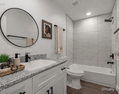 1835 W Hadley Street - Photo Thumbnail 3