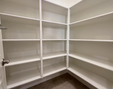 991 E Holland Park Drive - Photo Thumbnail 18